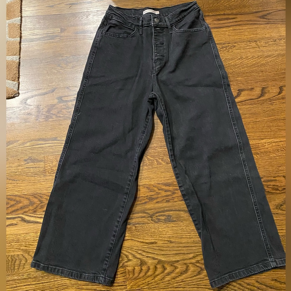 Levi’s Cropped Wide-Leg Jeans